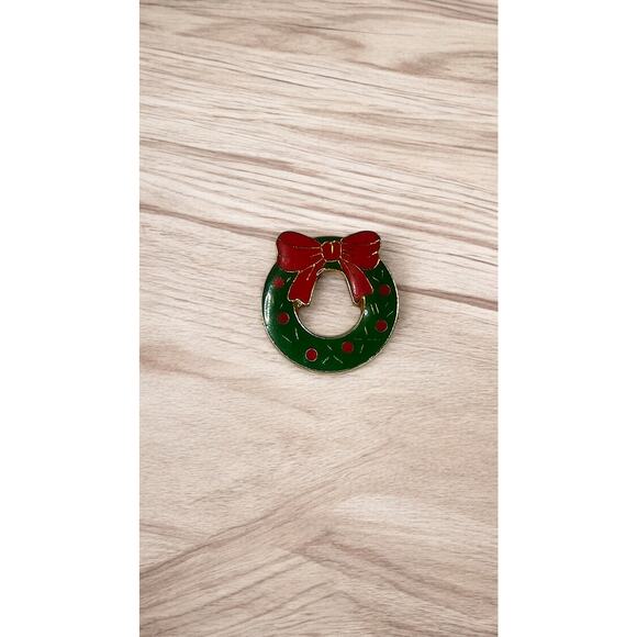 Vintage Pin Brooch Gold Toned Christmas Wreath With Red Green Enamel - Picture 2 of 4